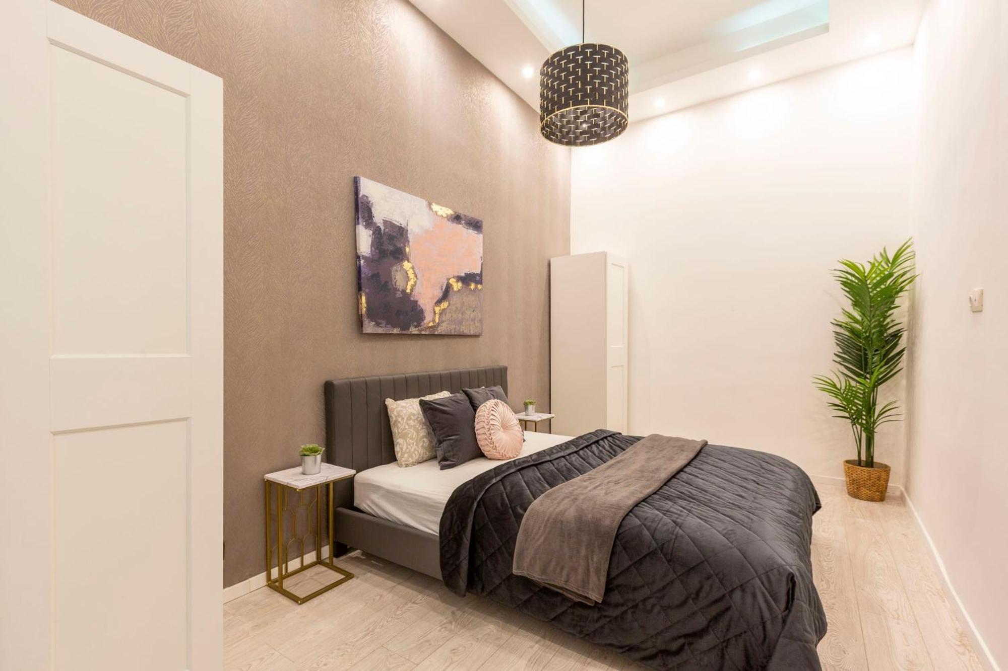 Quiet Center Near Heroes Square By Cavaland Apartment
